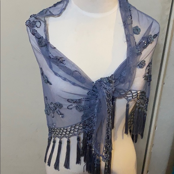Beautiful blue shawl with tassels - Picture 6 of 6
